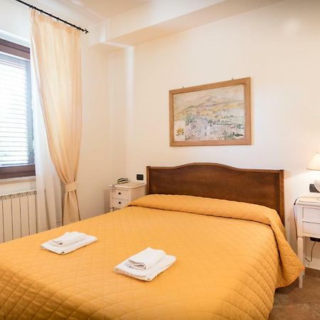 Bed & Breakfast Al Pian D'Ассізі Екстер'єр фото