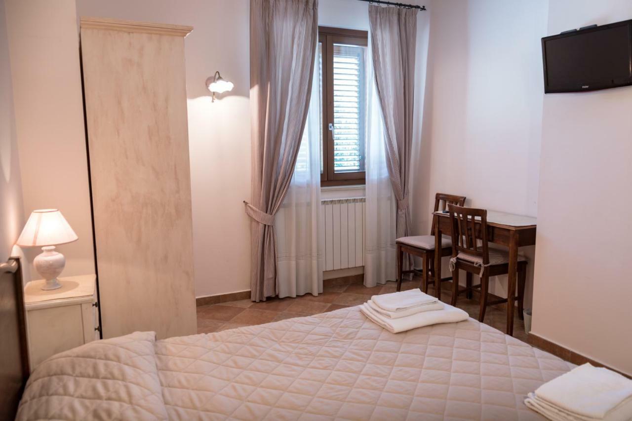 Bed & Breakfast Al Pian D'Ассізі Екстер'єр фото