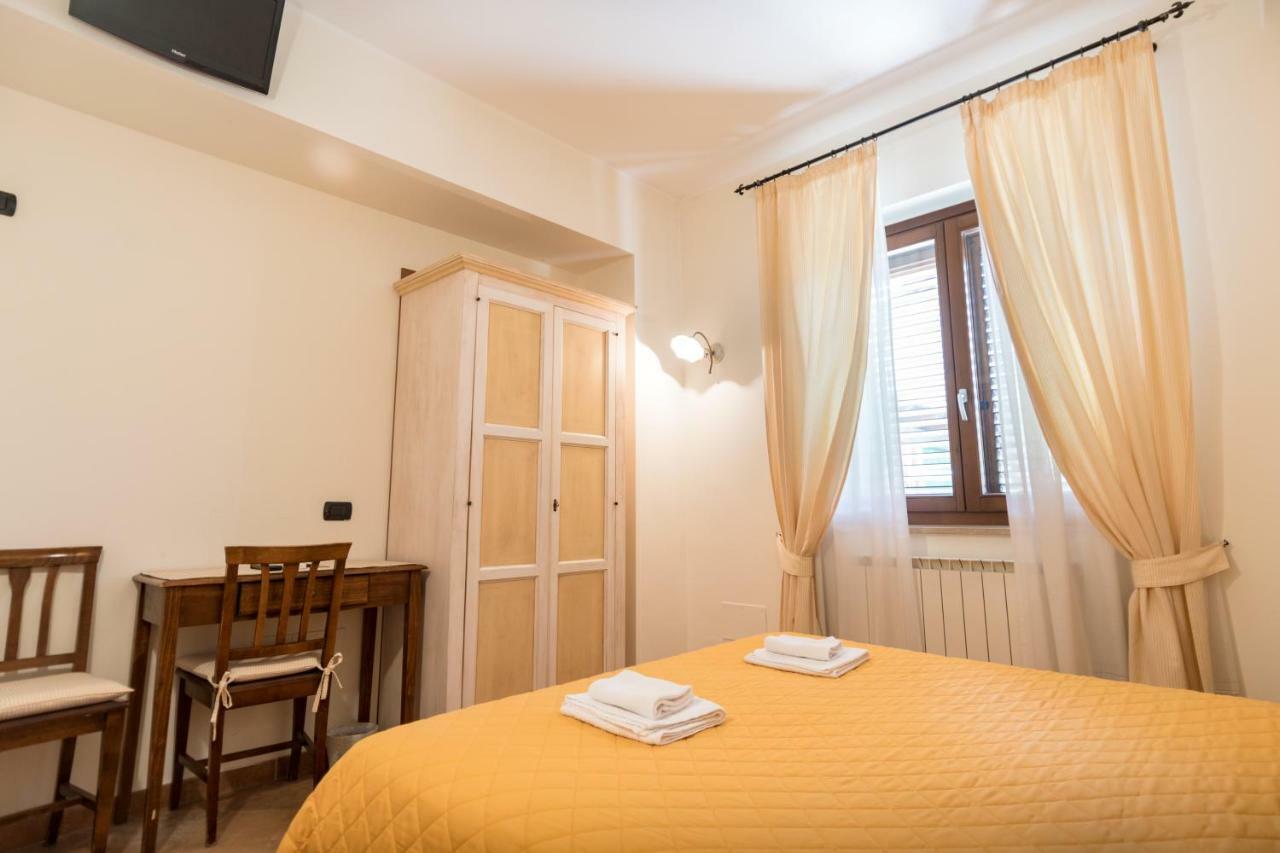 Bed & Breakfast Al Pian D'Ассізі Екстер'єр фото